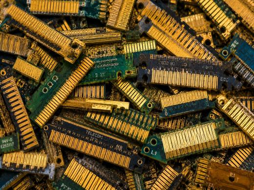 Телекомуникационни Gold Fingers